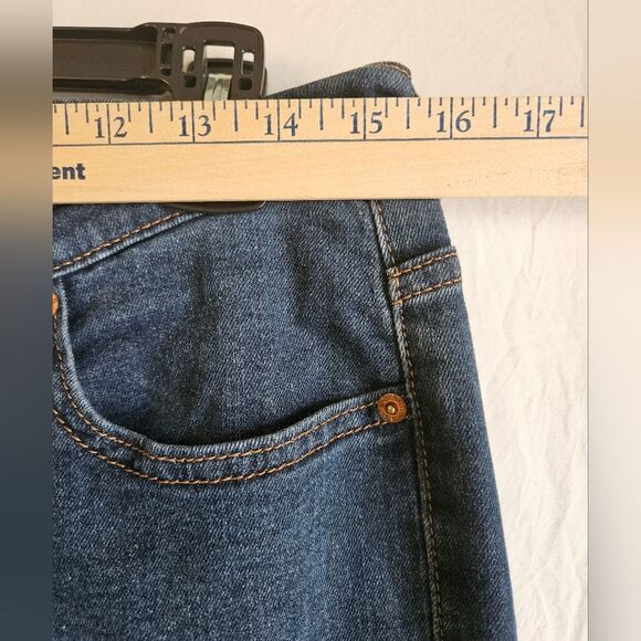Levi's 515 Jeans Women 10 (31x22) Capris Classic Straight Mid Rise Pockets Blue - Picture 7 of 11